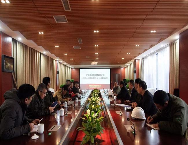 宝鋼グループは、当社が建設した巻き戻しユニットプロジェクトのクレーンをチェックしています.611153008.jpg Baosteel Group conducts A check on the cranes of rewinding unit project that our company has built611153008.jpg